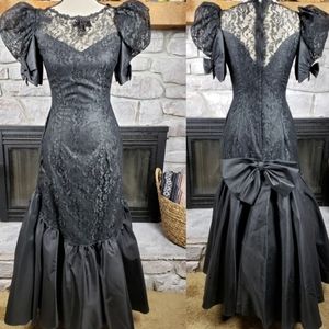 Vtg 80's Black Lace Puff Sleeve Evening Gown 9